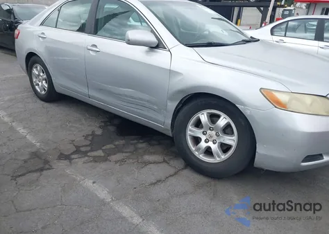 2007 Toyota Camry Ce z USA, uszkodzony, nr VIN 4T1BE46K07U645160
